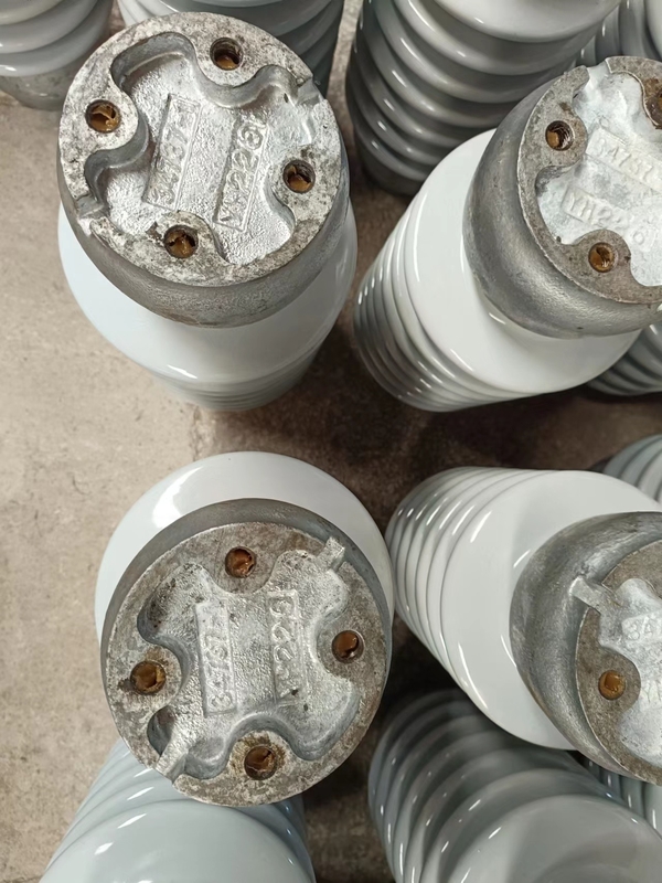 ANSI TR-208 সলিড কোর স্টেশন পোস্ট ইনসুলেটর হালকা ধূসর চকচকে কাস্টমাইজড সাইজ